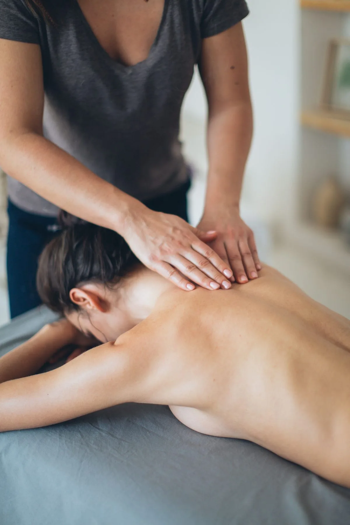Reflexology foot massage for travellers near Delhi Airport